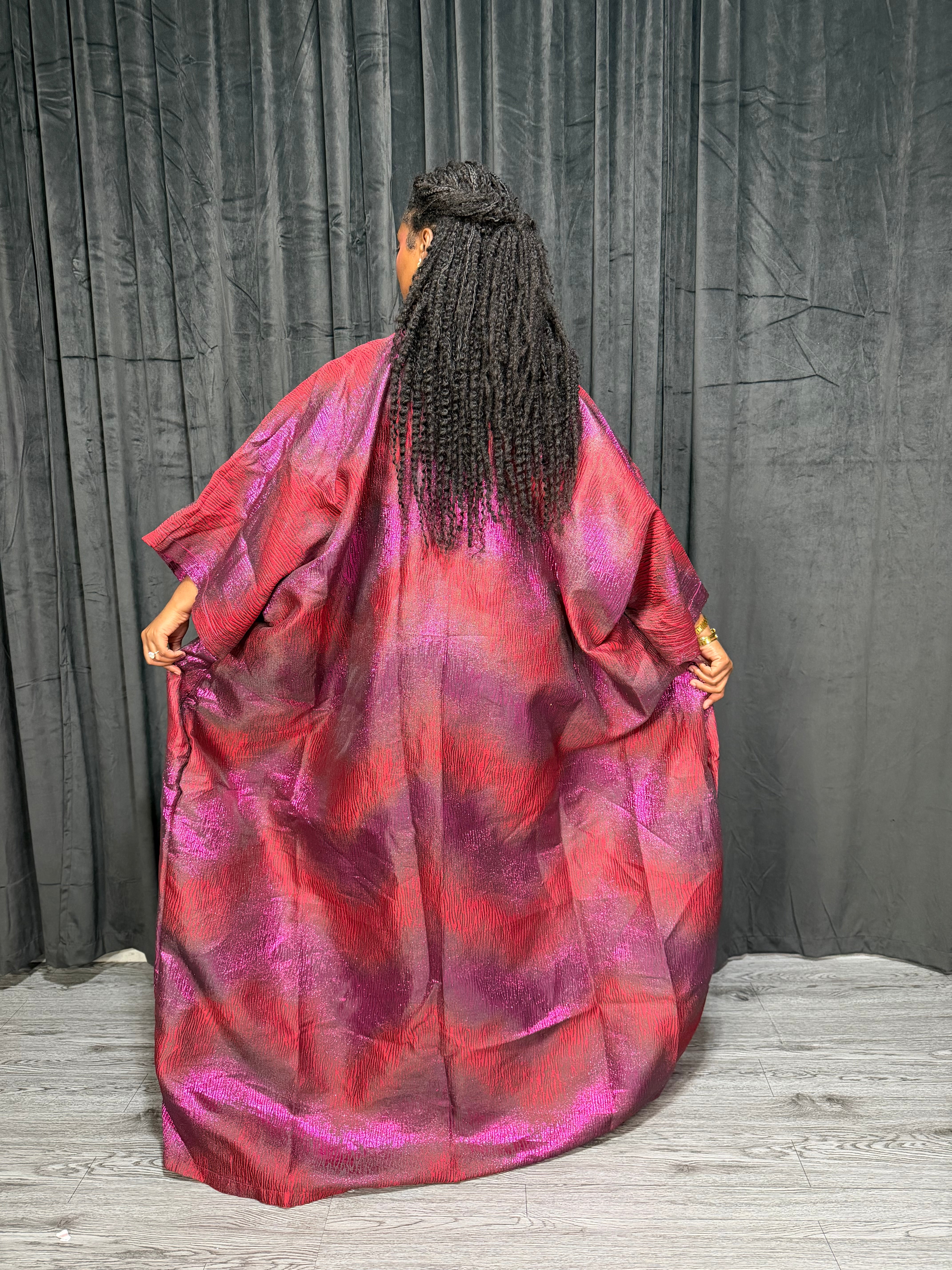 THE AURA ROYAL